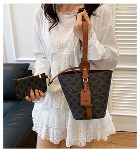 Bolso tote casual de gran capacidad para mujer GrandZ Presbyteria, bandolera de un solo hombro, bolso de mensajero femenino para llevar bajo el brazo, estilo casual y compacto. - Product Image 6