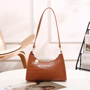 Bolso de fieltro retro estilo coreano para mujer, primavera 2026, con patrón de avestruz, sencillo, casual, de un solo hombro, cruzado, con cremallera mediana - Product Image 2