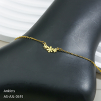 Chevillère polyvalente et élégante en acier inoxydable plaqué or 18 carats avec pendentif cœur finition haute brillance, bijou de mode pour la cheville