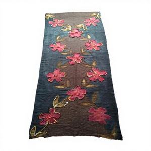 Écharpe de luxe brodée à la main, douce, respirante, élégante, toutes saisons, châle enveloppant avec extensibilité quadridirectionnelle et coupe-vent pour femme - Product Image 1