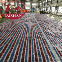 Bâche en PE rayée bleue, rouge et blanche résistante à l'eau pour couverture générale