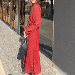 Robe en tricot <span class=keywords><strong>Sandro</strong></span> French Elegant 2026 Printemps-Automne Nouvelle Collection Femme, Col V, Coupe Biaisée, Motif Pied-de-Poule, Manches Longues, Décontractée, Taille Cintrée - Product Image 3