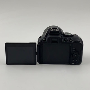 Appareil photo <span class=keywords><strong>reflex</strong></span> numérique Nikon D5300 d'occasion en gros <span class=keywords><strong>avec</strong></span> objectif VR 18-105mm, 24,2MP, Wi-Fi intégré, GPS, qualité supérieure, reconditionné pour la revente - Product Image 3