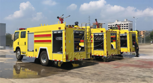 Camiones de Bomberos Isuzu ELF de 4cbm, Tipo de Tracción 4x2, 6 Ruedas, Vehículo Contra Incendios de Agua y Espuma para Uso Urbano - Product Image 4