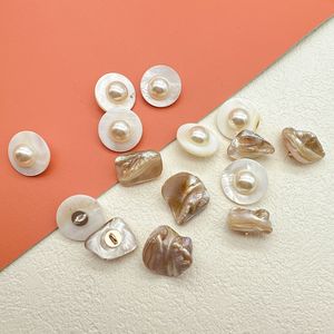 Tùy Chỉnh Chất Lượng Cao Trắng Ngọc Trai Nút Hình Dạng Không Thường Xuyên Tự Nhiên Vỏ Với Hạt Cho Áo Khoác Áo Len Quần Áo Trang Trí - Product Image 3