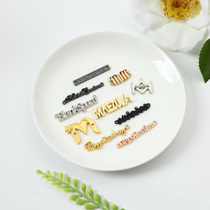 Bán buôn kim loại thư Logo may Nhãn quần áo phù hợp với kim loại nhãn Kim Loại May tên nơi nhãn thẻ - Product Image 3