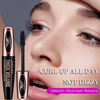 Mascara Skyscraper pour une tenue des boucles toute la journée et résistant aux bavures