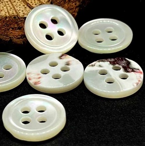 Bán Buôn Tùy Chỉnh Sang Trọng Nút Mẹ Của Ngọc Trai Troca Vỏ Áo Sơ Mi Biểu Tượng Nút Màu Trắng Tự Nhiên Nút Vỏ Cho Quần Áo - Product Image 4