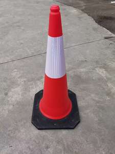 Yol güvenliği için kullanılan yansıtıcı yaka içeren 75cm 28 ''PE trafik konisi - Product Image 3