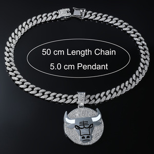 สร้อยคอจี้หัววัวแดงประดับเพชรเทียมสไตล์ฮิปฮอปแร็พสุดฮิต ดีไซน์โดดเด่นสำหรับผู้ชาย สร้อยคอโลหะผสมแฟชั่น - Product Image 5