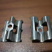 La valeur du revêtement en WPC : Fixation H - Acier inoxydable 304, attaches faciles à installer et économiques, fabrication métallique OEM