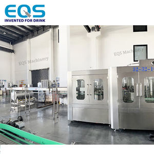 La linea completa di produzione dell'acqua comprende soffiaggio/trattamento dell'acqua/riempimento/etichettatura/avvolgitrici - Product Image 2