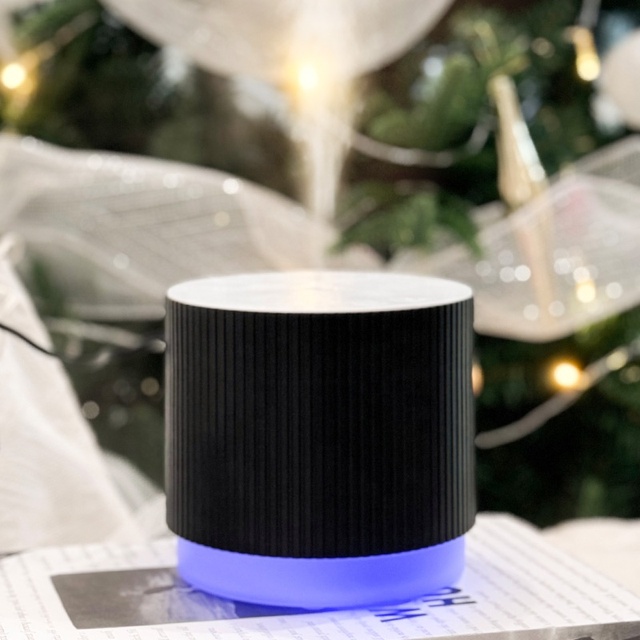 Portable Mini Eco-Friendly Humidifier and Aroma Diffuser USB and Battery Power Options for Home and Hotel Use French Language