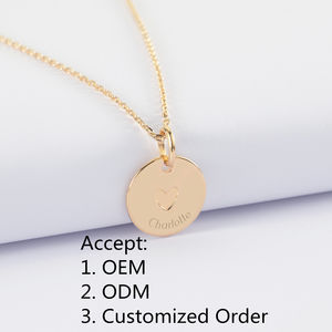 <span class=keywords><strong>Collier</strong></span> personnalisé en acier inoxydable plaqué or <span class=keywords><strong>avec</strong></span> pendentif cœur gravé, nom et date personnalisés, médaille gravée - Product Image 1