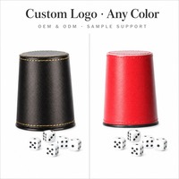 Venta al por mayor de fábrica: Vaso mezclador de dados de cuero con logotipo personalizado, con dados de póker, y juego de vasos mezcladores de dados de cuero y plástico personalizados.