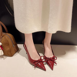 Zapatos Unisex de Tacón Bajo con Punta Puntiaguda, de Cuero Genuino, Calados, Cómodos y a la Moda - Product Image 5