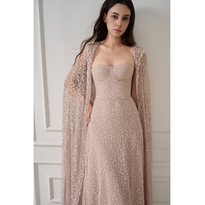 Manteaux pour femmes de haute couture CAPE LAURA AURORA LACE LONG avec capuche Vêtements pour femmes en dentelle Aurora du Vietnam - Product Image 2