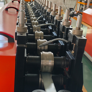 Engrenage contrôlé par PLC et roulement de moteur de moteur réglage automatique de la taille panneau d'étagère formant la ligne pour l'entreposage - Product Image 6