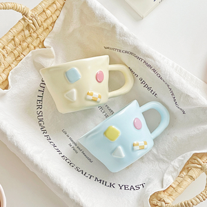 แก้วกาแฟเซรามิกสไตล์เมคอัพ 400 มล. ใช้กับไมโครเวฟและเครื่องล้างจานได้ ลายการ์ตูนมาการองน่ารัก สำหรับงานปาร์ตี้ ปรับแต่งได้ ทำด้วยมือ - Product Image 4