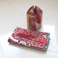 Moslim handgemaakte bloemrijke gebedsmat gebedskralen elegante ovale geschenkdoos Janamaz Sajadah zachte islamitische geschenkenset