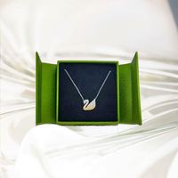 Petite boîte à bijoux avec logo en feuille d'argent personnalisée emballage de stockage de bague de collier boîtes à bijoux texturées magnétiques