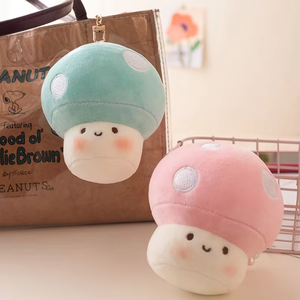 Petit pendentif en peluche en forme de champignon, mignon, rembourré en coton PP, 10 cm, idéal comme breloque de sac et porte-clés, cadeau de festival - Product Image 2