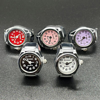 Montre-bague minimaliste de mode en gros, mouvement à quartz, couleur rectangulaire, simple, pour doigt