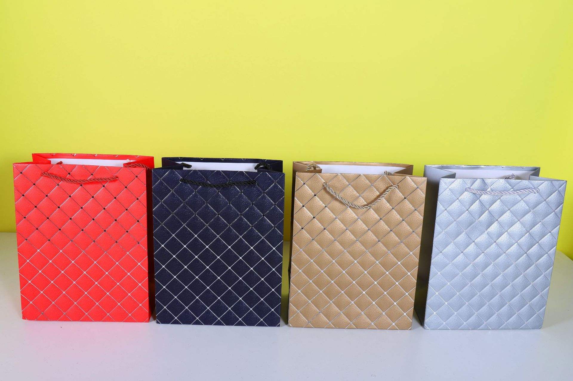 สีที่กำหนดเอง