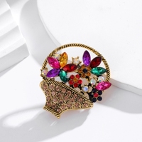 Adorable broche panier de fleurs de style chinois, diamants colorés vintage - Série florale dorée, épingle en alliage pour Noël, accessoire de bijouterie