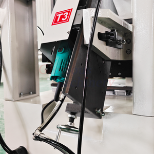 Machine de fraisage à triple drainage <span class=keywords><strong>pour</strong></span> fenêtres en PVC, <span class=keywords><strong>pour</strong></span> le fraisage des rainures de drainage et des trous de <span class=keywords><strong>vidange</strong></span>, destinée à <span class=keywords><strong>la</strong></span> fabrication de fenêtres et de portes - Product Image 4