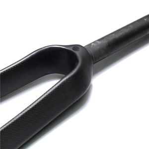 Pneus Cadres de disque à montage plat Fourche de vélo de course <span class=keywords><strong>BMX</strong></span> ultralégère Fourche en matériau <span class=keywords><strong>carbone</strong></span> Frein de fourche en fibre de <span class=keywords><strong>carbone</strong></span> 20er Max 1.95 OEM 2 ans - Product Image 2