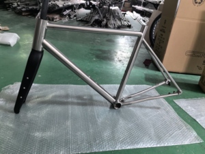 Telaio Bici da Corsa in Titanio NH 700C Wireless Full Inner per Bici da <span class=keywords><strong>Strada</strong></span> con 5 Anni di Garanzia - Product Image 2
