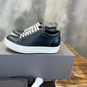 รองเท้าลำลองผู้ชายคุณภาพสูง ดีไซน์นุ่ม เบาสบาย พร้อมวัสดุตาข่ายระบายอากาศดีเยี่ยม ช่วยลดแรงกระแทก คุณสมบัติเด่นด้วยสีฟ้าอมเขียว - Product Image 5