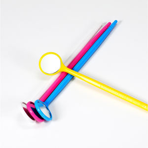 Specchio orale in plastica monouso colorato per esame dentale - Product Image 3