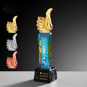 ถ้วยรางวัลคริสตัลรูปหัวแม่มือทำจากเรซินที่สร้างสรรค์งานแกะสลักออกแบบได้ตามที่ต้องการ - Product Image 4