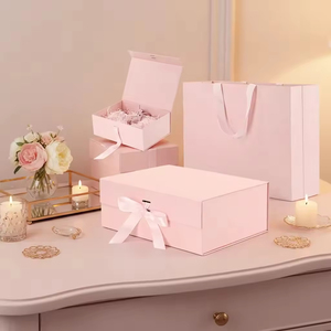 Caja de Regalo Magnética Rígida de Cartón Marfil con Logotipo Personalizado en Relieve y Brillo para Empaque de Ropa y Calzado - Product Image 3