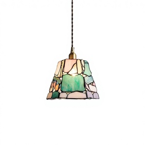 Lustre en verre diamanté de style industriel vintage avec structure métallique pour la décoration de Noël et de Pâques - Product Image 1