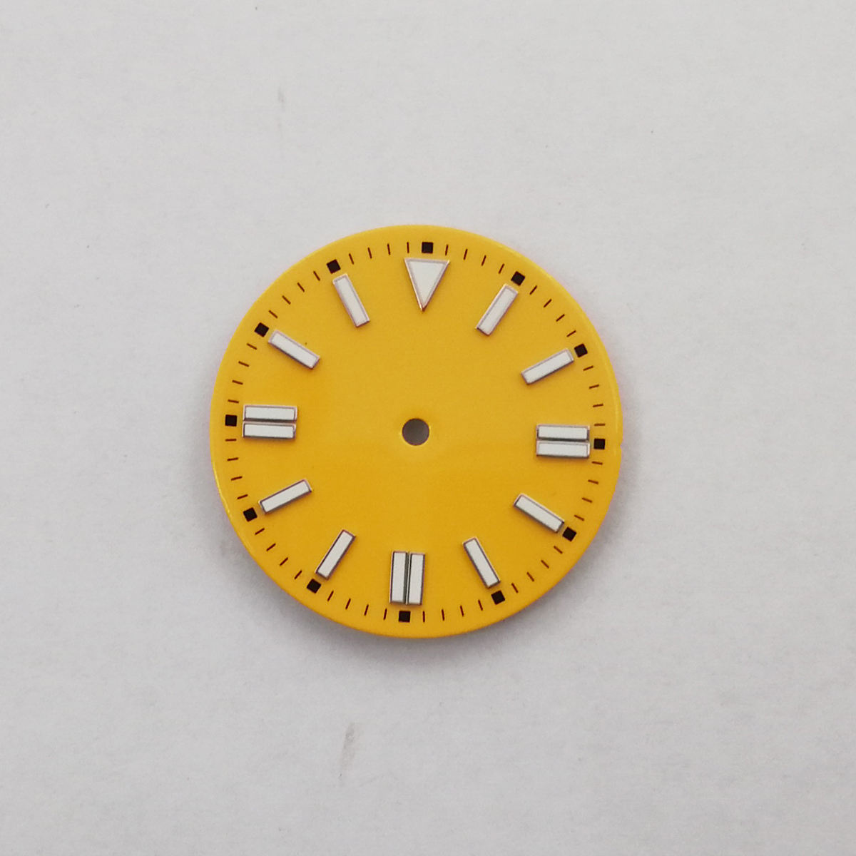 สีเหลือง