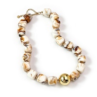 Collier à perles carrées en acrylique colorées, chaîne en acier inoxydable, perles plaquées or, bijoux pour femmes, cadeaux