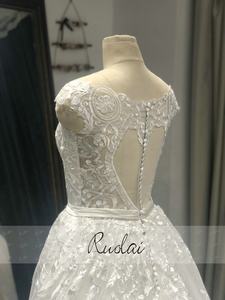 Ruolai OWD-H2430 dentelle appliques décolleté en V robe de mariée découpe a-ligne tribunal train robes de mariée pour les femmes - Product Image 5