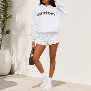 Ensemble de survêtement 2 pièces personnalisé pour femme : Hoodie <span class=keywords><strong>oversize</strong></span> et short de survêtement à bords bruts en coton camouflage avec impression de lettres personnalisée, style streetwear - Product Image 2