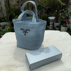 Borsa Cosmetica Intrecciata a Mano in Paglia a Righe, Nuova Collezione Primavera Estate 2025, con Cerniera e Tre Manici, per Vacanze al Mare - Product Image 2