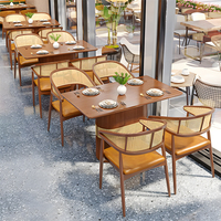Ensembles de mobilier de restaurant de luxe léger : table et chaises en bois, banquette en forme de S pour café