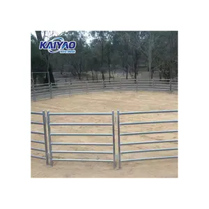 Panneaux de clôture pour animaux de ferme en métal enduit de PVC avec capuchons de poteaux en bois traité thermiquement pour vaches chevaux moutons