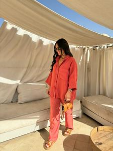 Traje de mujer de <span class=keywords><strong>lino</strong></span> y algodón de dos piezas Europeo Americano 2024, conjunto de camisa informal elegante con botones a la moda para verano y otoño - Product Image 4