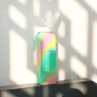 Portable en gros personnalisé pliable enfants bouteille d'eau écologique Silicone pliable enfants bouteille d'eau avec paille pour l'école