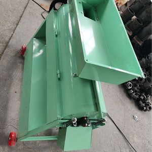 Machine à décortiquer les noix pour le traitement des pistaches, noix et macadamias, équipée d'un moteur et de roues rouges - Product Image 2