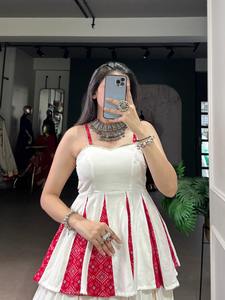 Lehenga choli de rayón puro totalmente cosido con trabajo de parche múltiple con retoque de encaje perfecto para vestir una colección - Product Image 5