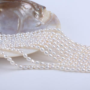 Perles d'eau douce blanches naturelles Zhuji de 4 à 5 mm, en forme de mètre, semi-finies, pour la fabrication de colliers, bracelets et bijoux en gros - Product Image 3