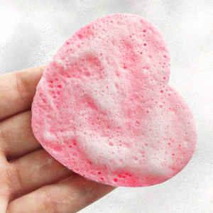 Éponges pour le visage compressées en cellulose rose naturelle en forme de coeur masque exfoliant de <span class=keywords><strong>spa</strong></span> cosmétique éponge nettoyante pour le visage vente en gros - Product Image 4